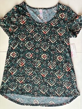 Lularoe Classic Tee - Size Small